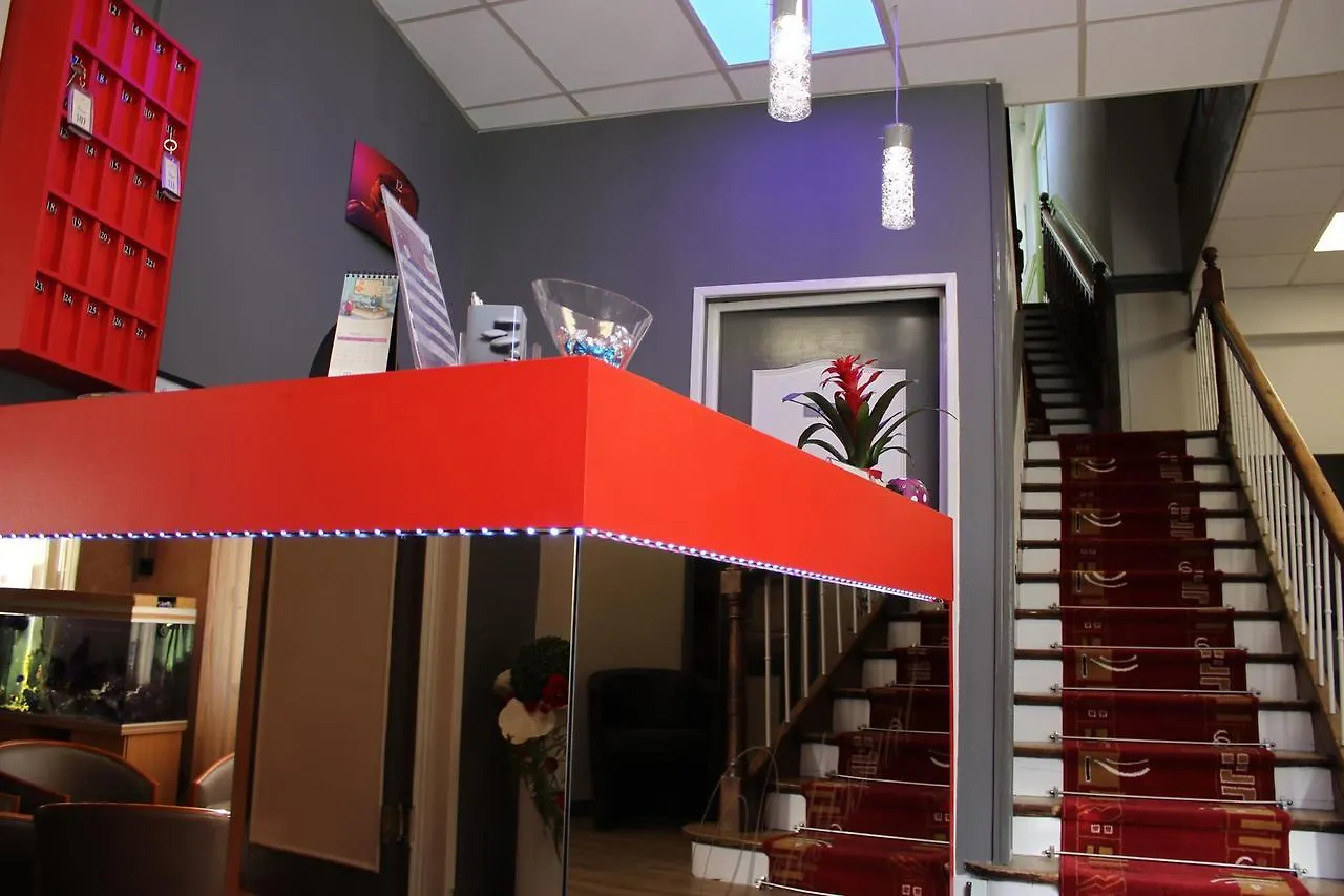 Hotel Pedussaut Сен-Годенс 2*,