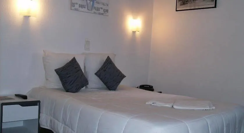 Hotel Pedussaut Сен-Годенс