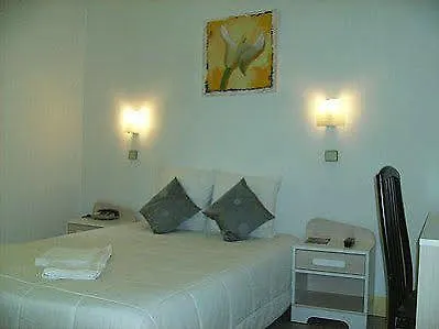 **  Hotel Pedussaut Сен-Годенс Франция